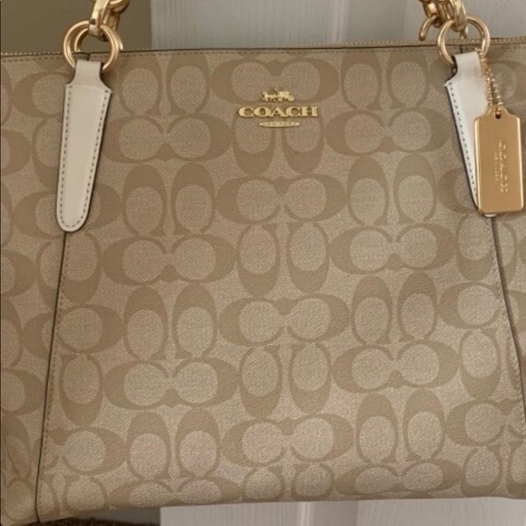 Purse - Picture 2 of 4